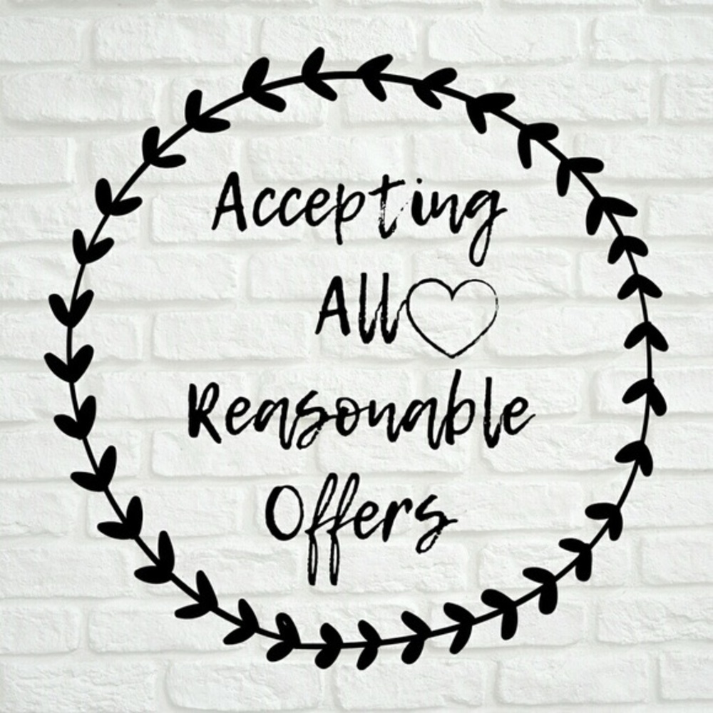 ✨PLEASE SEND REASONABLE OFFERS✨🛍️👍